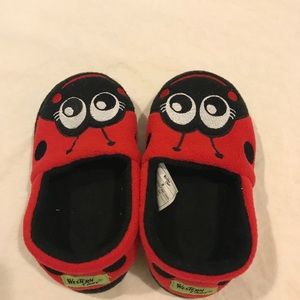 Cute lady bug indoor slipper - size 8